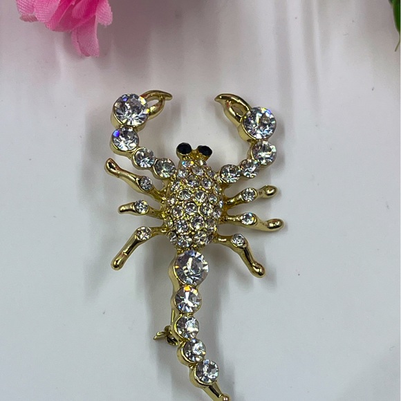 Crystal Bling Scorpion Vintage Y2K Era Brooch - Picture 2 of 6
